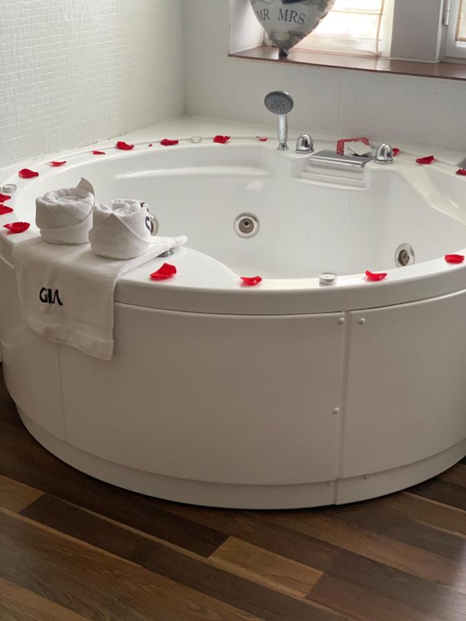 Gia Suites Caracal Εξωτερικό φωτογραφία